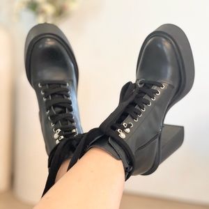 Gianni Bini Suzie Leather Chunky Platform Booties